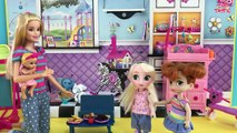 Baby Sitter! Barbie Babysitting Elsa & Anna! Change Diaper Feed Baby To