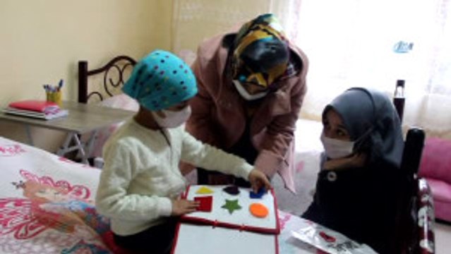 Lösemi Hastası Nisanur İçin Kermes Düzenledi