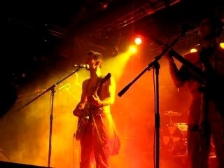 ALERTE ROUGE extrait de "SI T'AS LA FIEVRE" - sept 2007