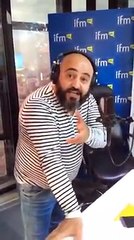 سفيرة كندا تفاجئ جعفر القاسمي وتحضر باللباس التقليدي