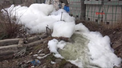 Niğde Sokaklarında Yine Esrarengiz Köpük