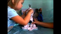 FROZEN Disney Olaf Snow Cone Maker With Disney Queen Elsa Funny Frozen Toys Unboxing Video