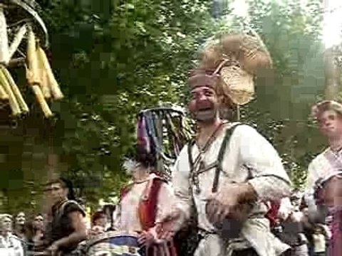 défilé de cloture des fêtes du roi de l'oiseau