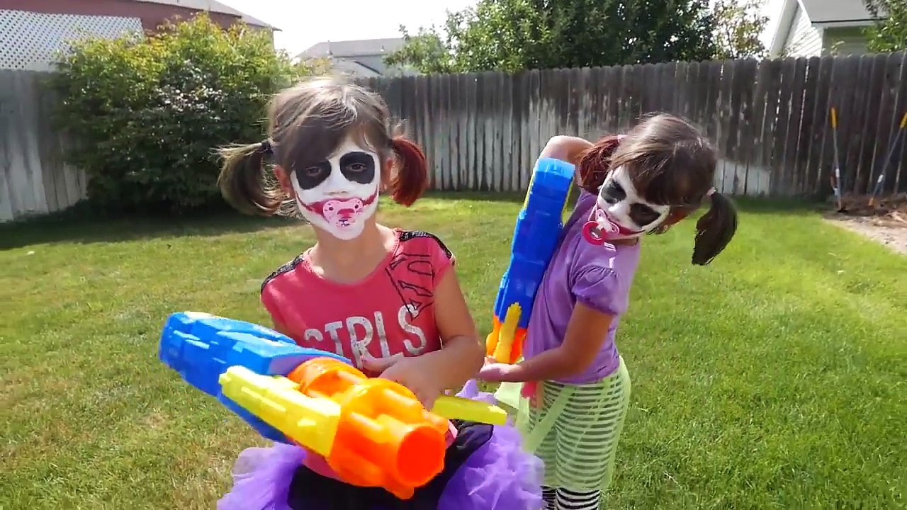 Bad Baby Twins - Kate and Lilly Summer Vacation in Real Life, Dad Buried Alive at Tropical