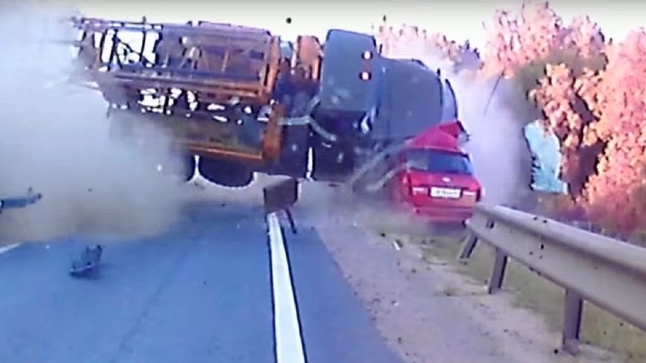 Car Crashes-Shocking dash camera HD #110
