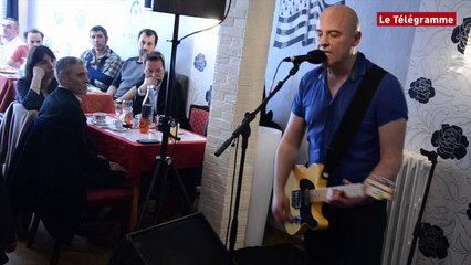 Brest. Concert surprise de Dominique A à la Cantoche