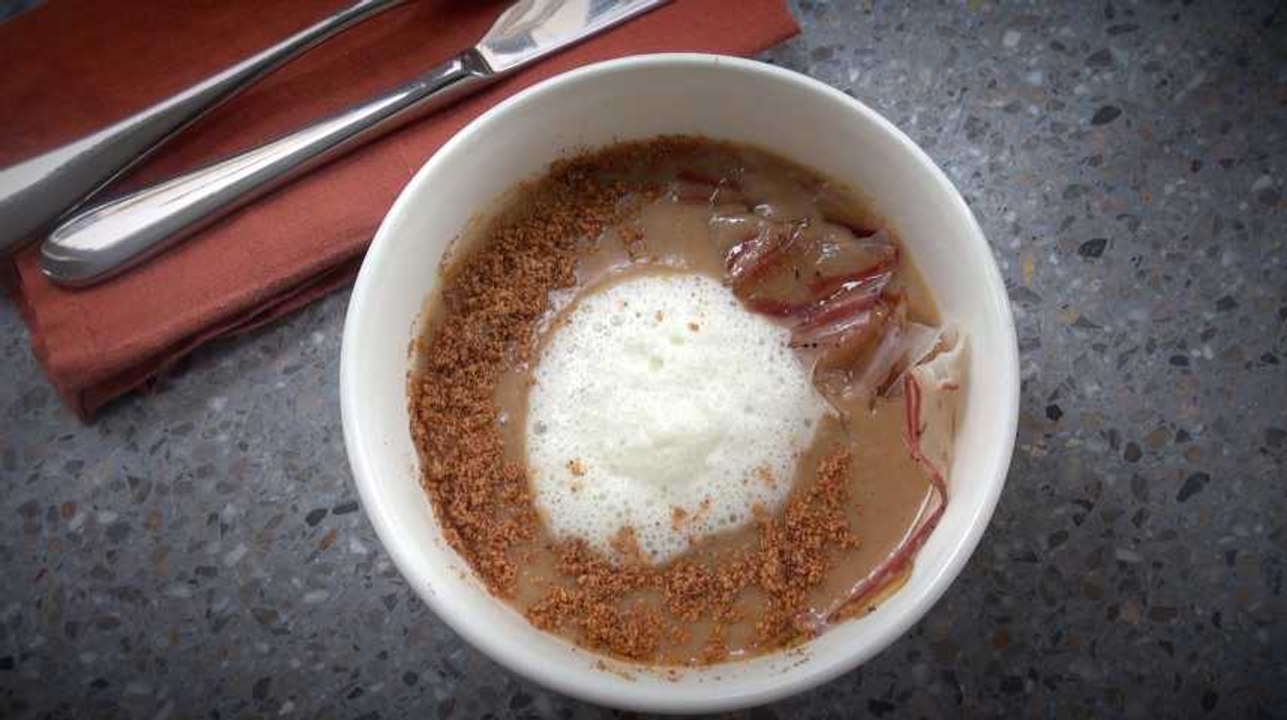 Astuce de chef : comment cuisiner des restes de pain en soupe ?