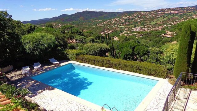 Sainte-Maxime A VENDRE Villa avec piscine et vue dégagée - Secteur Sémaphore - 130 m²