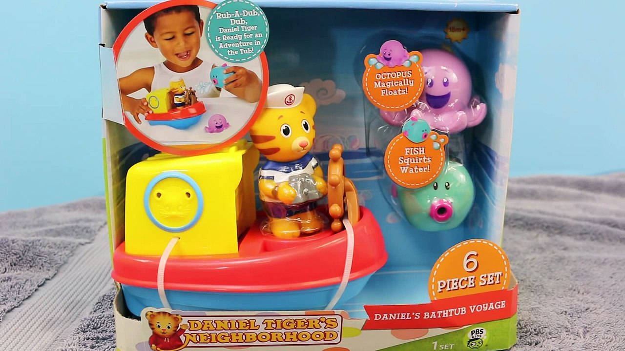 BUBBLE GUPPIES Bath Toy vs Dora The Explorer Molly Mermaid & SURPRISE EGGS DisneyCarToys