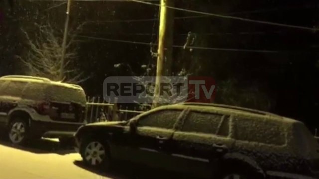 Report TV - Tirana mbulohet nga bora