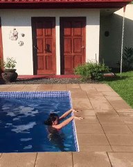 Як правильно виходити з басейну