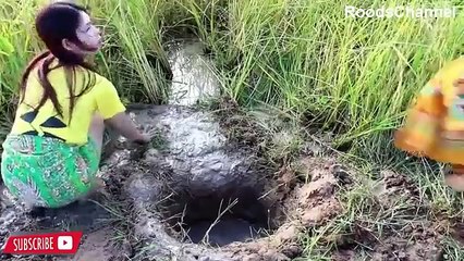 2 Hot Girls Making It Possible