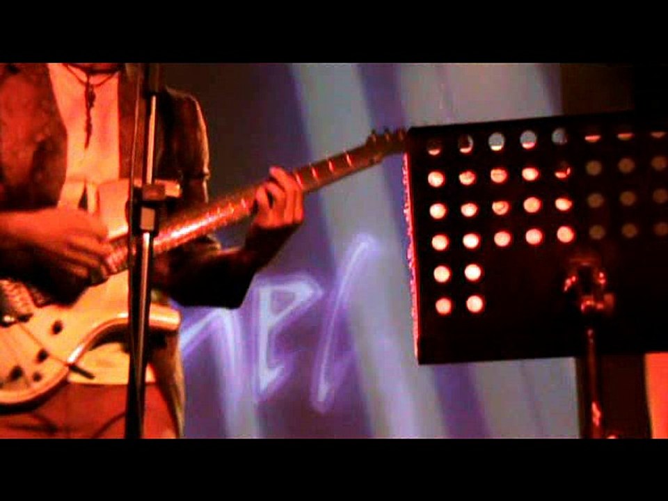 FESTIVAL DE ROCK EN EL EMERGENTE VIDEO DIRIGIDO POR DANDY CANDY.