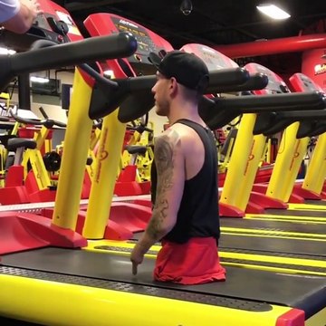 This Guy Proves You Don't Need Legs To Run On a Treadmill