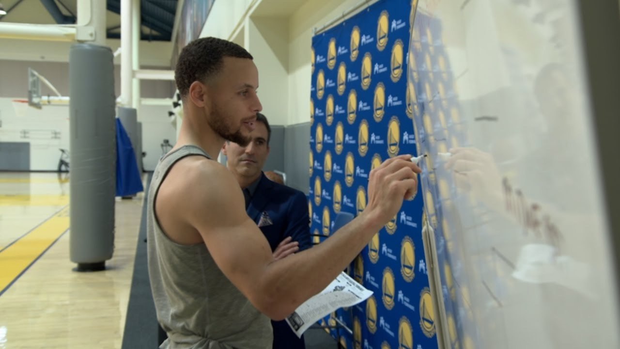 Steph Curry Picks DUKE to Win in His 2017 NCAA March Madness Tournament Bracket