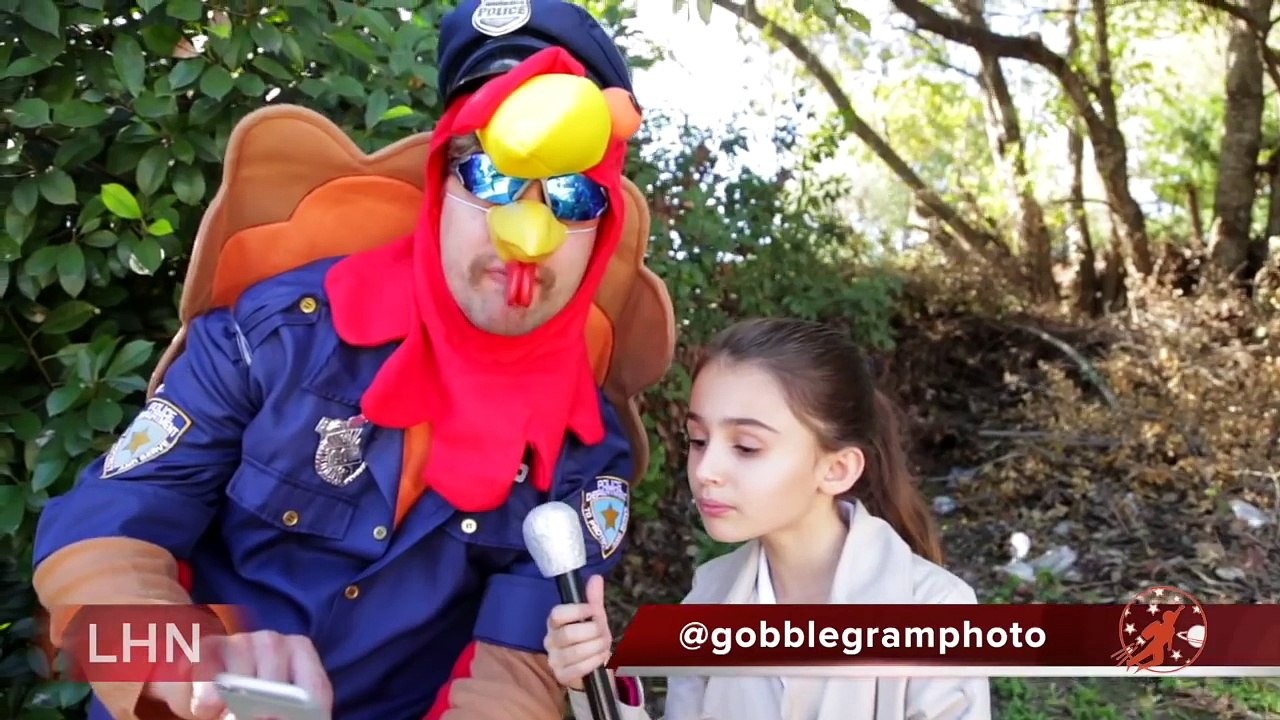 Little Heroes News - The Turkey, The Cops and Tiny Food--8qd2erfNVE
