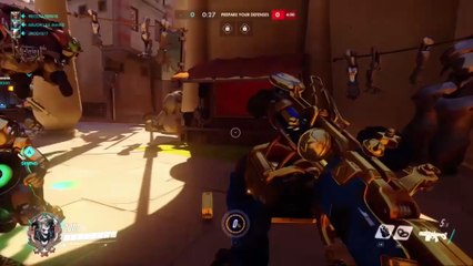 Overwatch: When you tell your teammates that Junkrat's bombs are also golden on his golden gun