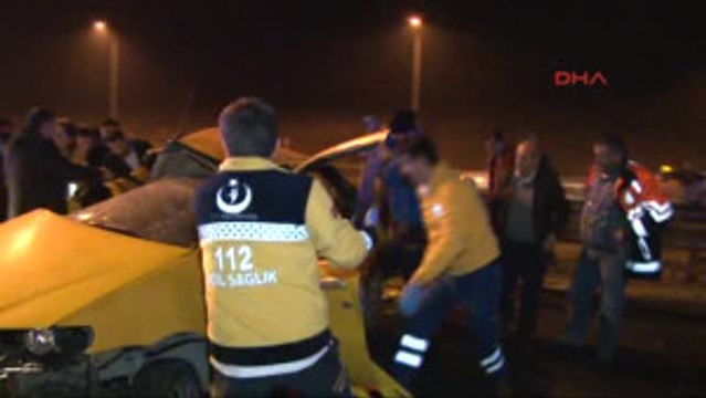 Ümraniye Tem Otoyolunda Zincirleme Kaza: 5 Yaralı