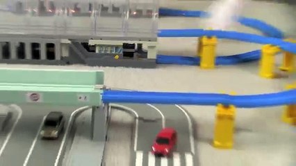 GIANT THOMAS SET - TOMY Tomica World Review with Crashes and Accidents! Plarail Motor Road