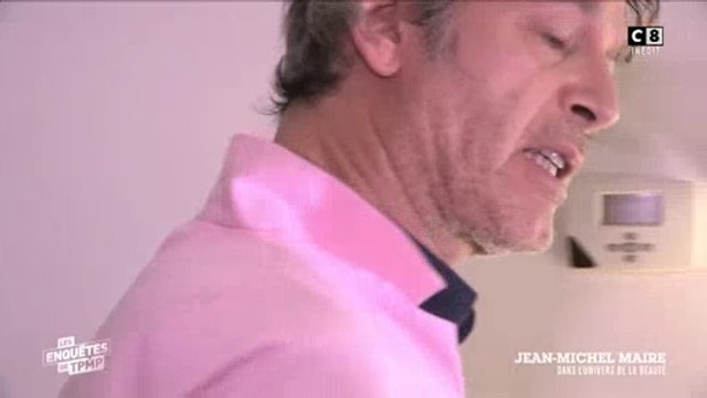 La séquence surréaliste de Jean-Michel Maire épilant... les fesses de Dorian Rossini hier soir sur C8