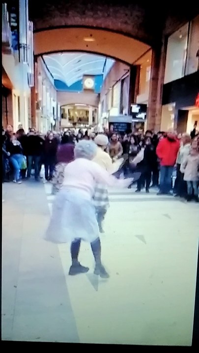 old ladis bhangra