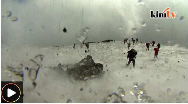 Tourists, BBC crew escape as Mount Etna erupts