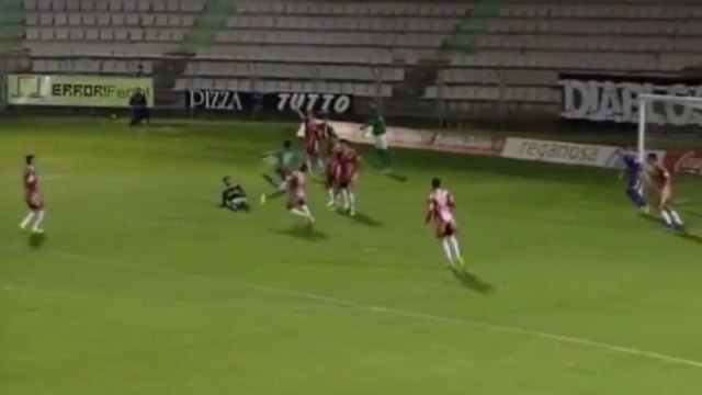 Un but spectaculaire et improbable en D3 espagnole !