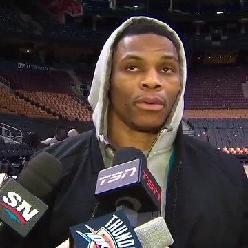 Russell Westbrook tacle Stephen Curry