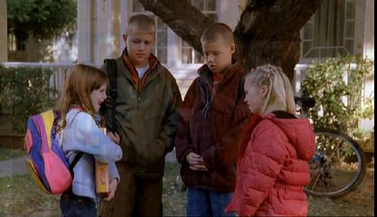 Szeretünk Raymond!  S04 13 Az Iskolabusz