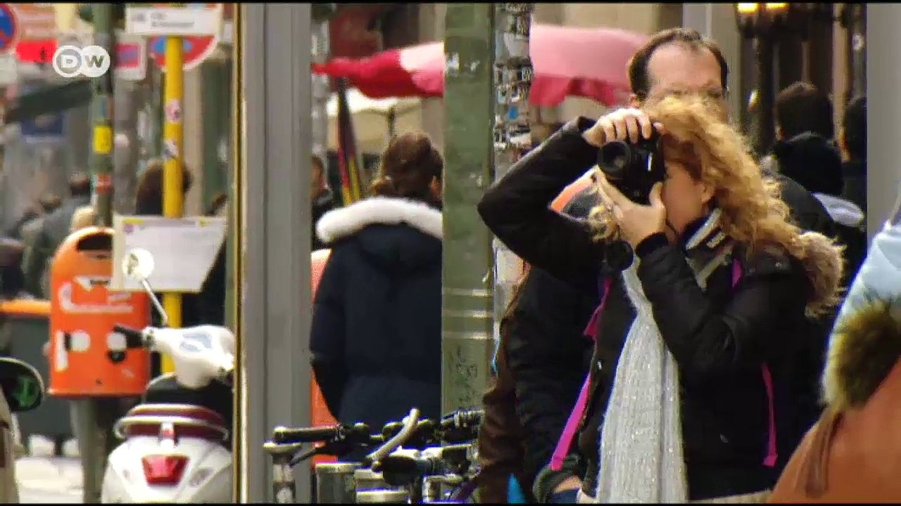 Ein Besuch im Mauermuseum | Euromaxx