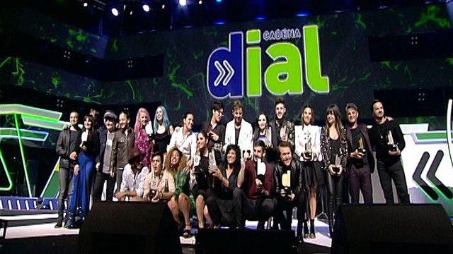 Derroche de voz y ritmo en los Premios Cadena Dial