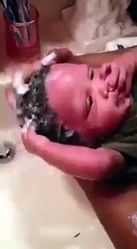 ‪Cute Babies - my heart this is too cute!‬