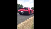 Ce jeune homme s'achète une Corvette toute neuve et la détruit en moins de 24 heures
