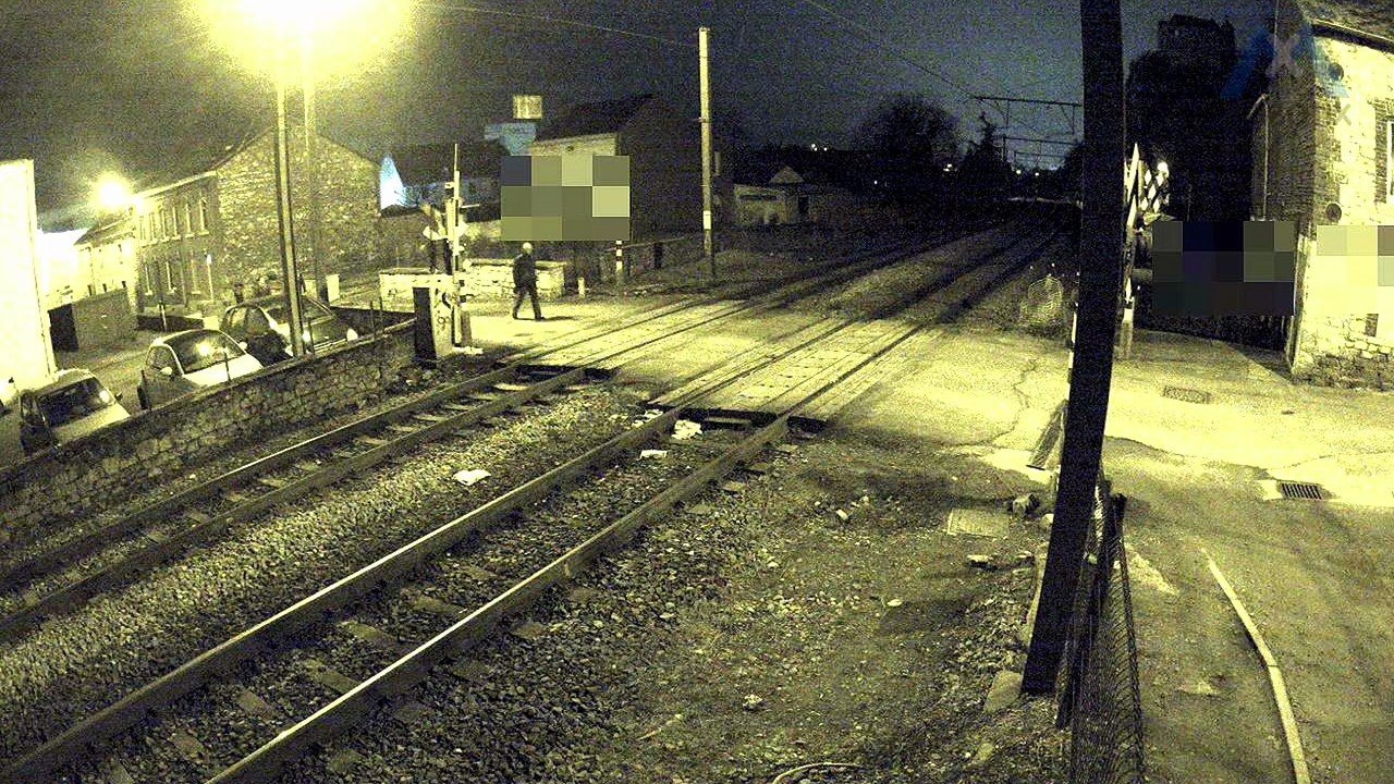 Des jeunes manquent de faire dérailler un train