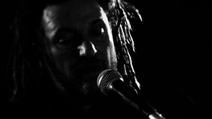 L'animateur de France 2 Olivier Delacroix vient de sortir son album "Amor" - Découvrez le clip !