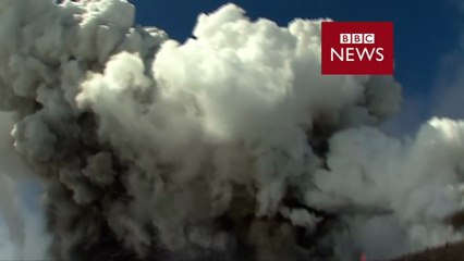 Journalists escape Mount Etna erruption - BBC