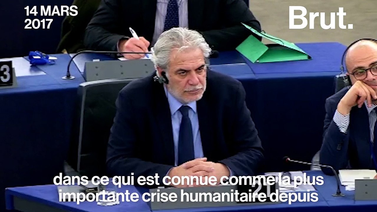 Une députée suédoise dénonce, son bébé dans les bras, la famine en Afrique devant le Parlement européen.