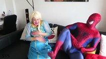 SPIDERMAN SLIME BATH & GELLI BAFF vs FROZEN ELSA w/ GREEN Spiderman vs Joker POO Colored B