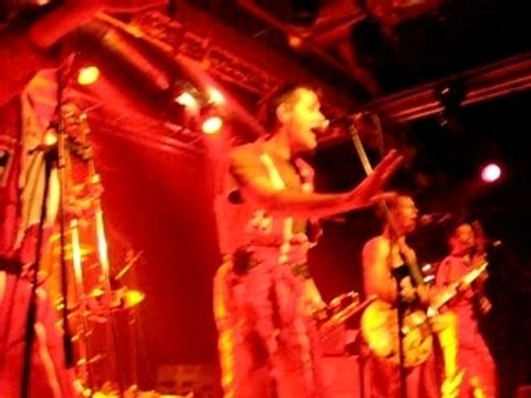 ALERTE ROUGE extrait de STOP THE VIOLENCE - sept 2007