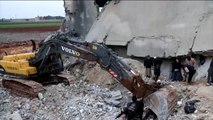 مقتل 37 مدنيا إثر غارات استهدفت مسجدا بريف حلب