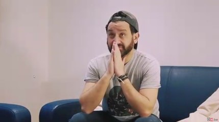 Cyril Hanouna fond en larmes en découvrant le message de la mère de famille à qui il avait offert une maison dans "TPMP"