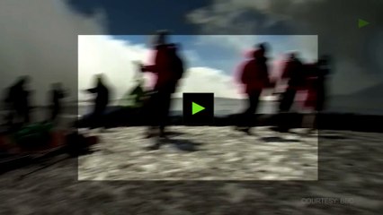 RAW BBC journo, camerawoman caught in middle of Etna eruption