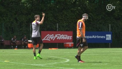 Araruna desbanca Pratto em desafio de finalizações no São Paulo