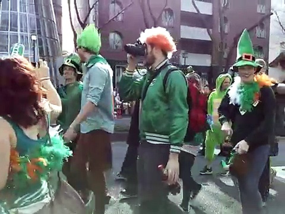 セントパトリックスデーパレード表参道2013