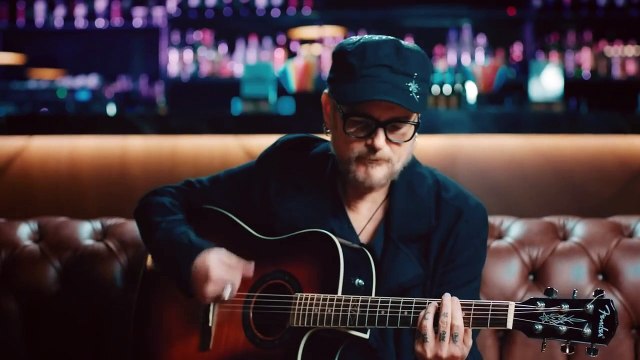 Harun Kolçak feat. Tan Taşçı - Gitme Seviyorum