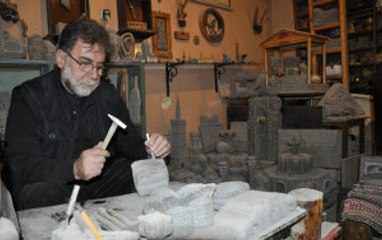 Taşlarla Tarih Yazıyor