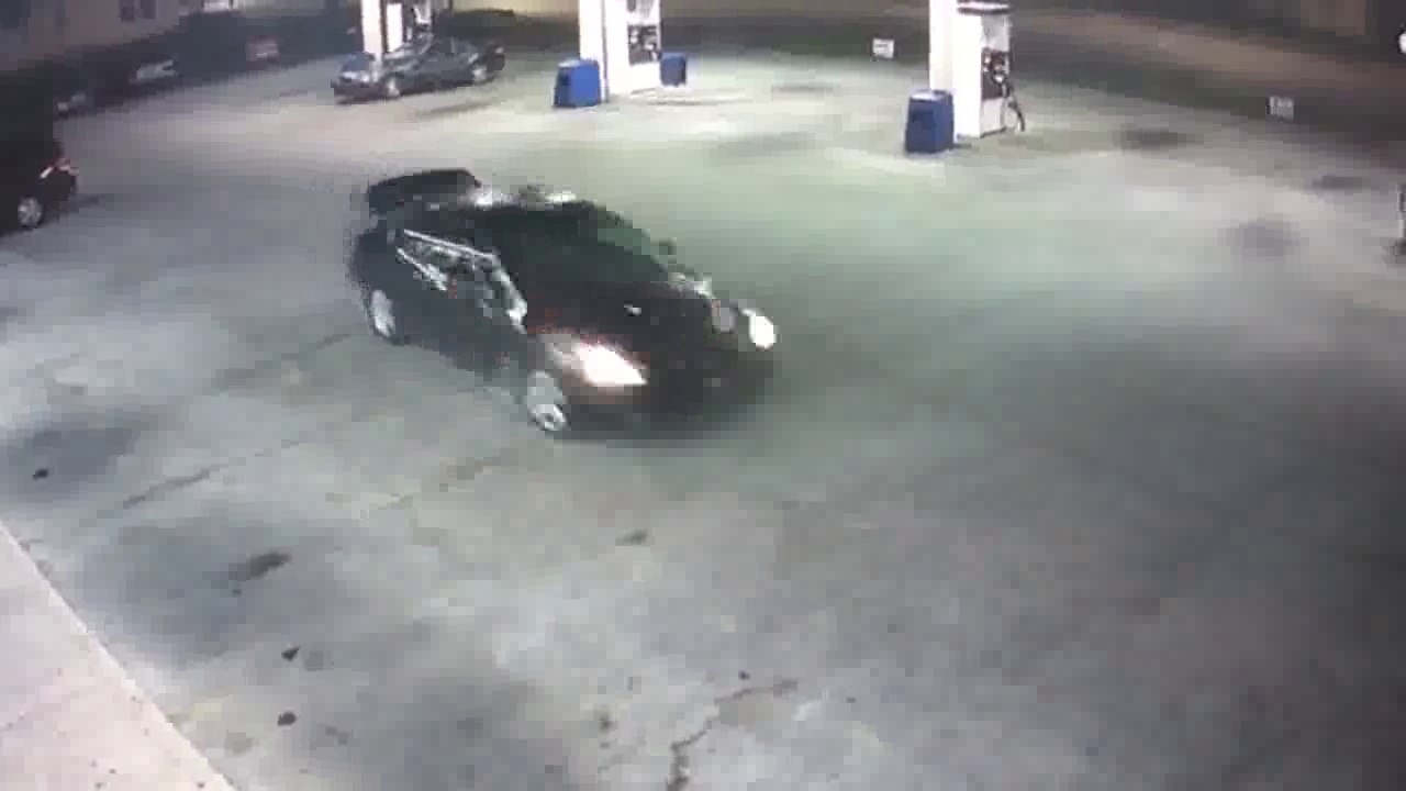 Elle s'échappe du coffre d'une voiture après avoir été enlevée