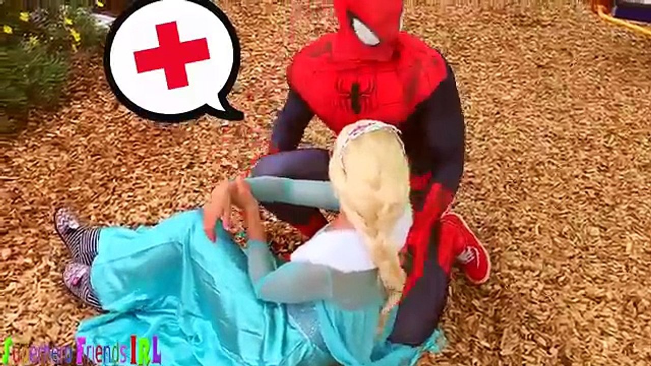 Is Minnie Mouse Kissing Hulk? w/ Jealous Minnie Mouse & Doctor Spiderman in Real Life