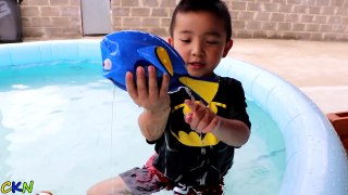 Finding Dory And Nemo Swimming Toy Fish Kids Inflatable Pool Fun With Ckn Toys-TSMTFD9_NCw
