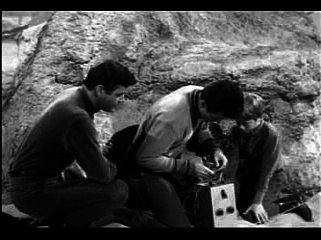 Perdidos no Espaço Um estranho amigo